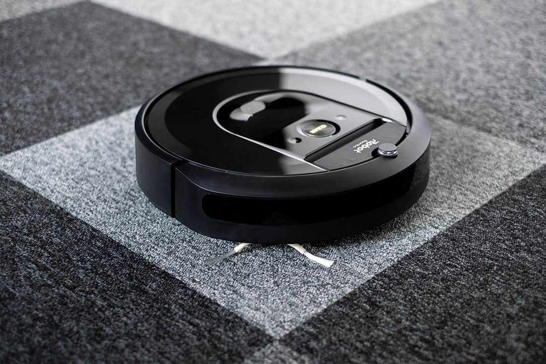 New iRobot Roomba i7+ robot vacuum cleaner