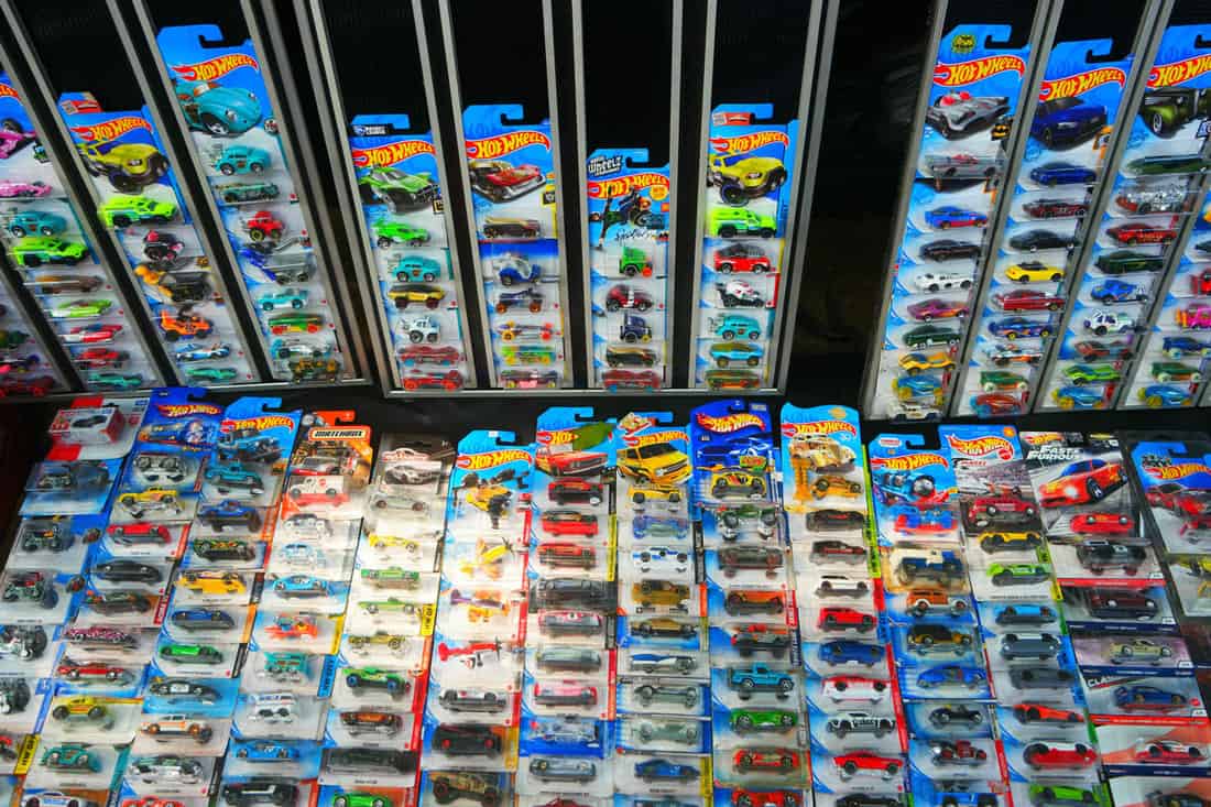 all kinds of Hot Wheels On The Wall collections
