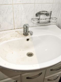 dirty clean bathroom sink before after, How To Remove Yellow Stains From A Bathroom Sink