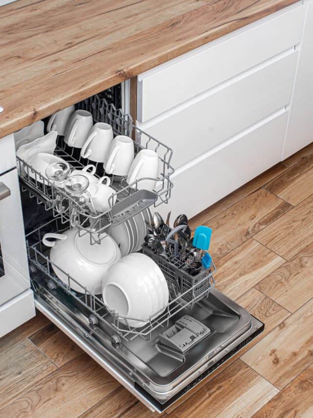 Built-in,Dishwasher,With,Washed,Dishes,In,The,Modern,Kitchen.,Dishwasher