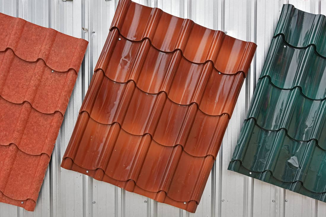 Metal roof painted by red, brown, green color for sale
