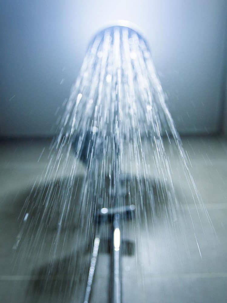 Shower head with falling water